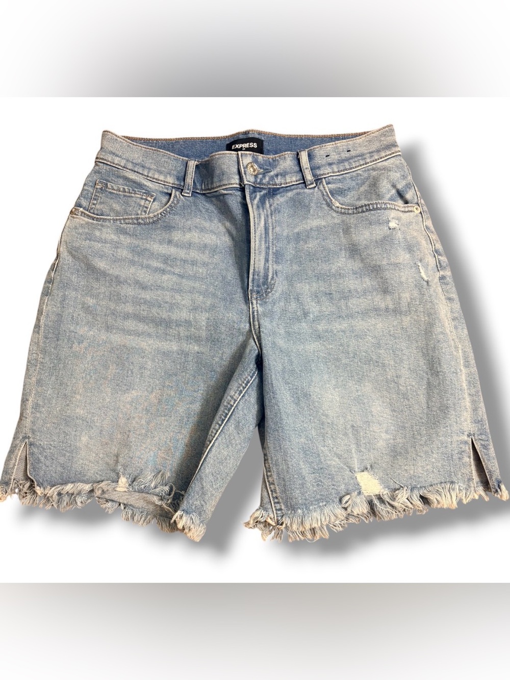 Express Bermuda Light Wash Denim Frayed Hem High-Rise Shorts Size 8